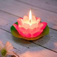 Nến hoa sen không đơn thuần là một vật dụng chiếu sáng, mà còn là biểu tượng của sự thanh tịnh, thư giãn và nghệ thuật sống. Sở hữu một cây nến hoa sen trong không gian sống giúp bạn tìm lại sự cân bằng, nhẹ nhàng giữa bộn bề cuộc sống